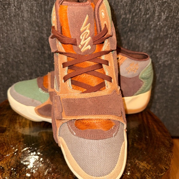 Nike Air Jordan Zion 2 voodoo

New w/o box